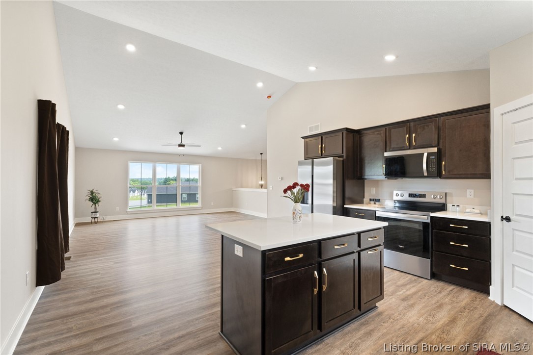 8008 Hudson Lane Property Photo 12