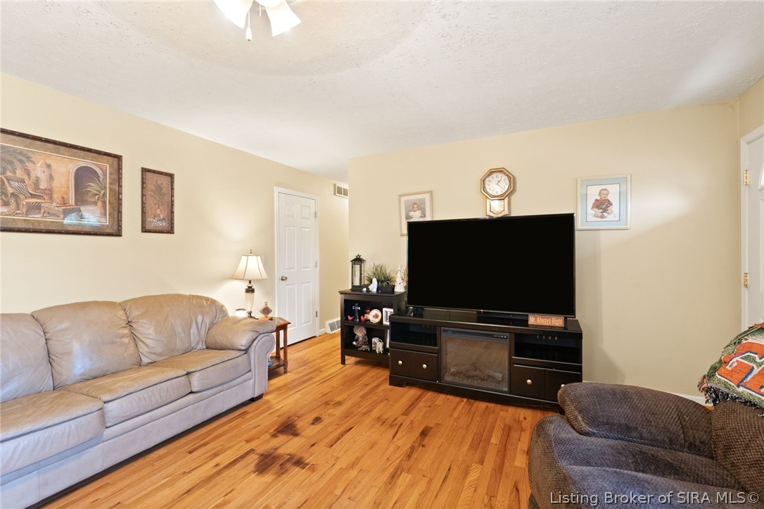 4012 Melvyn Drive Property Photo 8