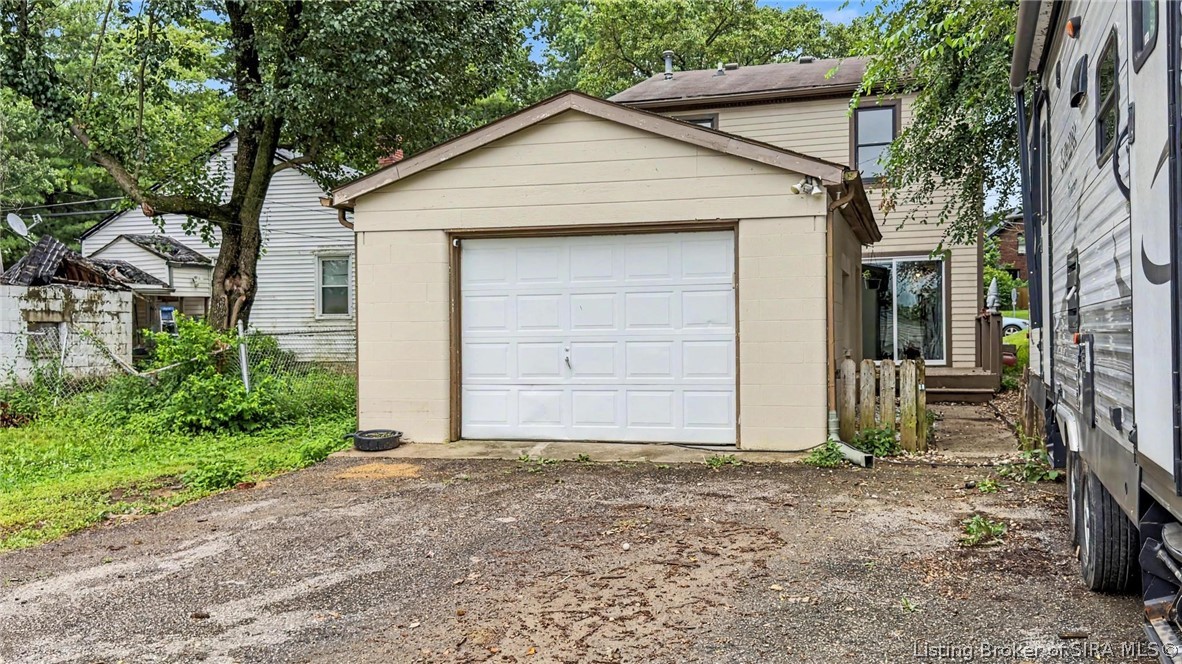 2419 Shelby Street Property Photo 2