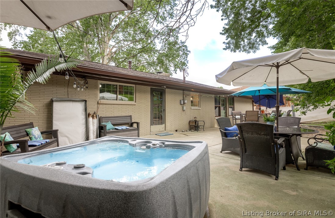 2412 Stover Drive Property Photo 6