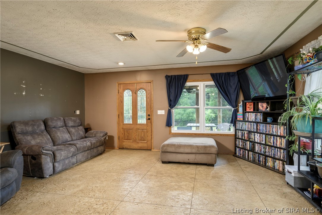 8014 Ridge Way Property Photo 5
