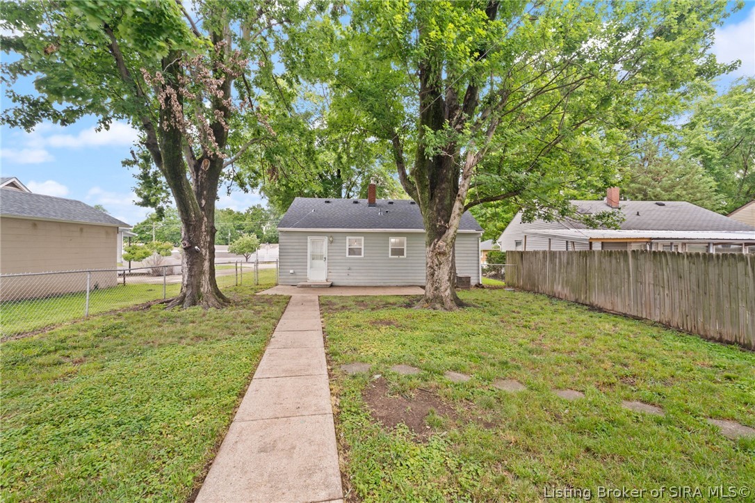 926 E 8th Street Property Photo 25