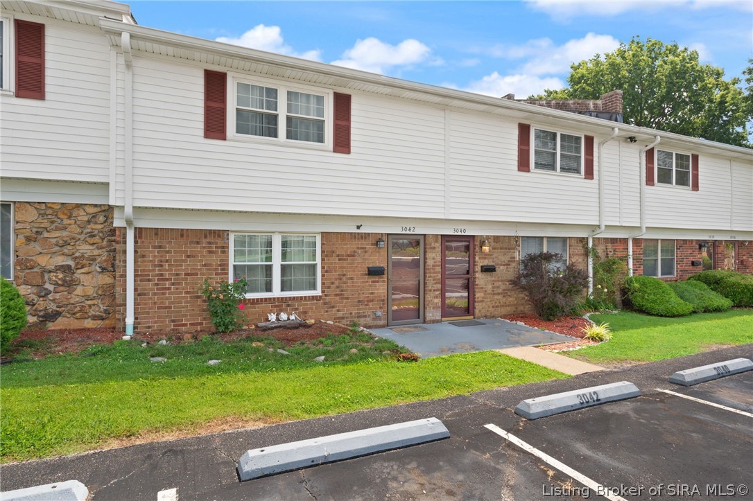 3042 Wooded Way Property Photo 3