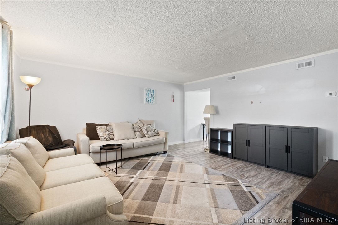 3042 Wooded Way Property Photo 11