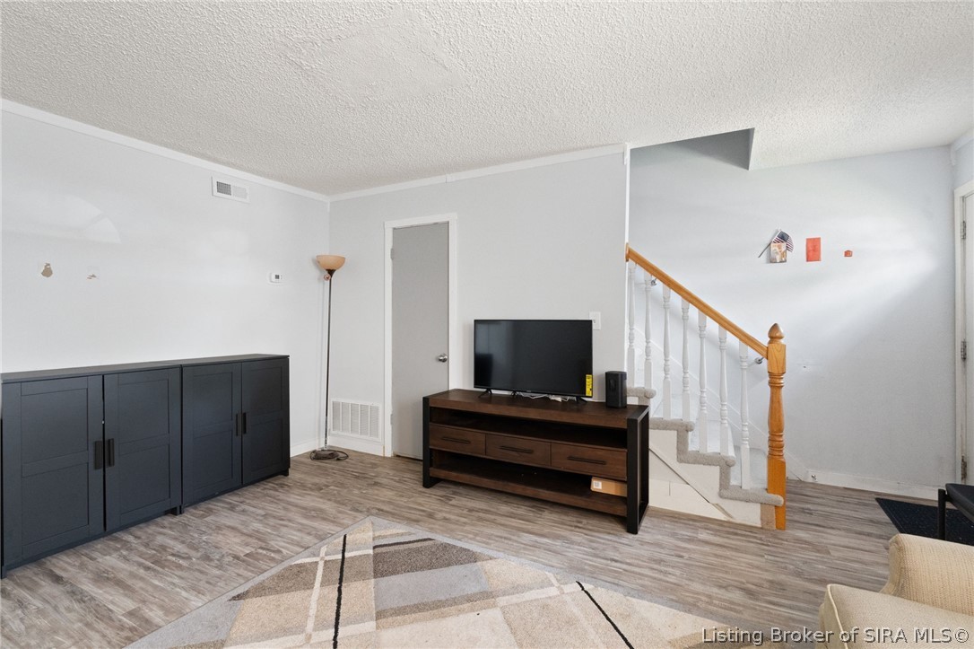 3042 Wooded Way Property Photo 12