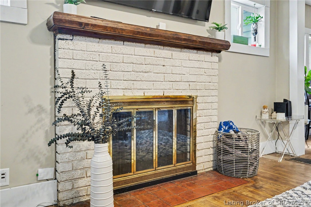 1105 E 10th Street Property Photo 6