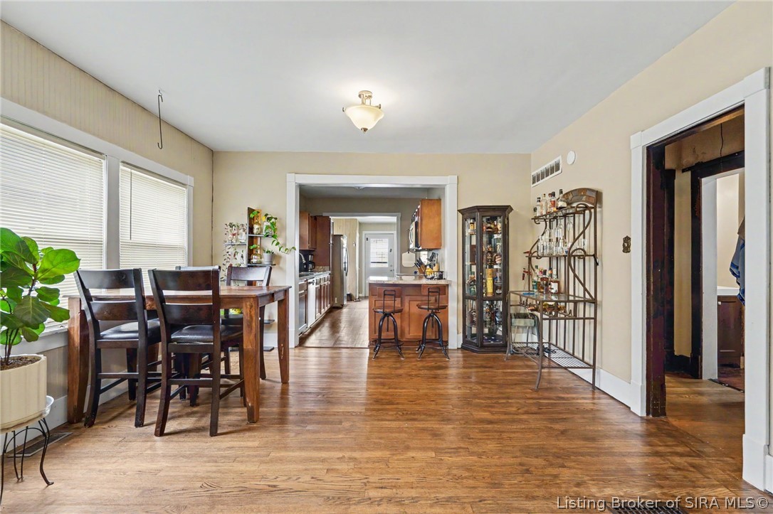 1105 E 10th Street Property Photo 7