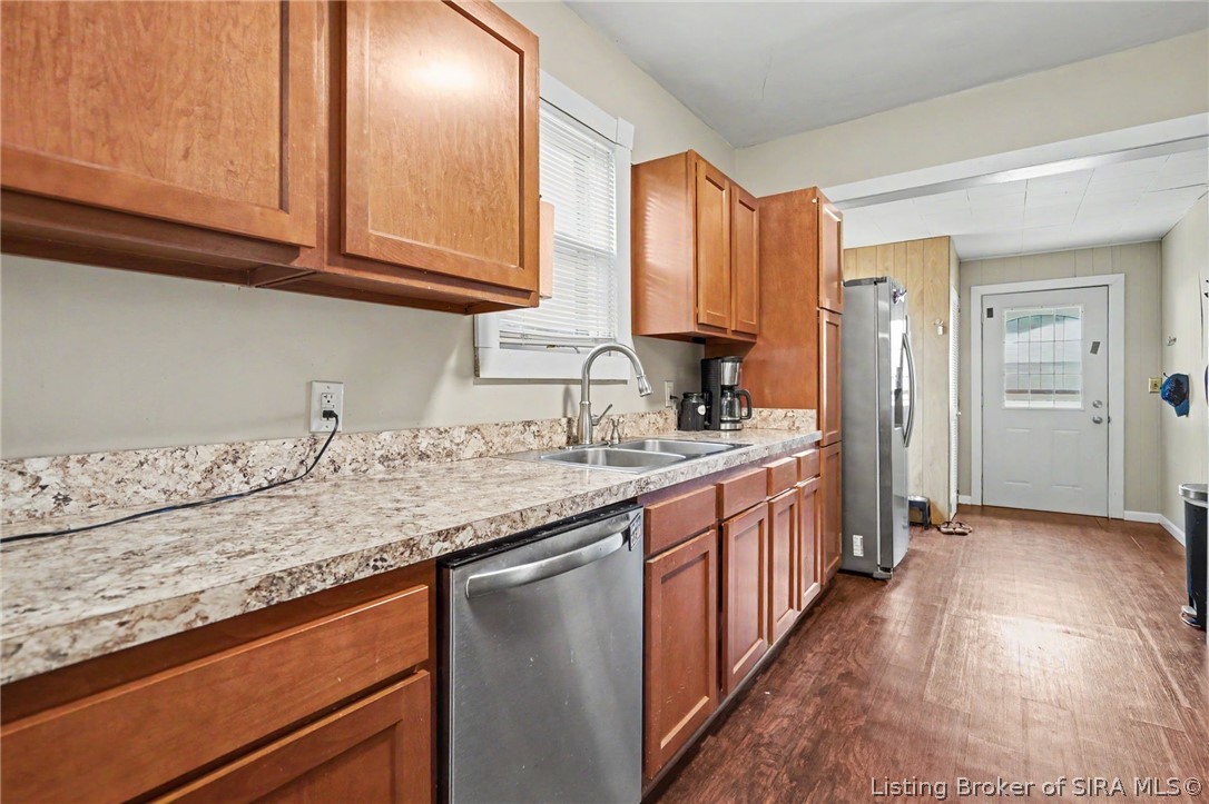 1105 E 10th Street Property Photo 11
