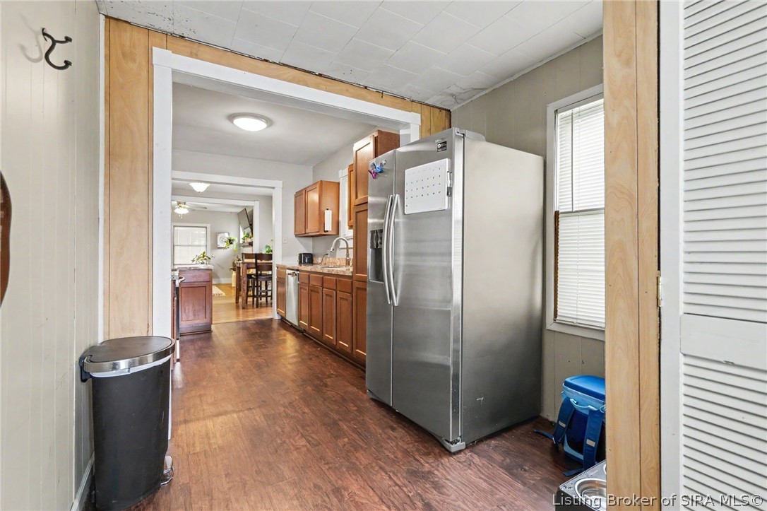1105 E 10th Street Property Photo 13