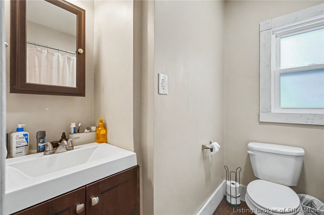 1105 E 10th Street Property Photo 16