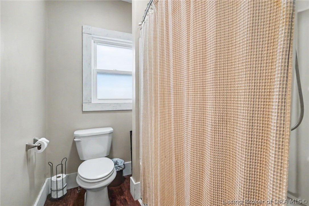 1105 E 10th Street Property Photo 17