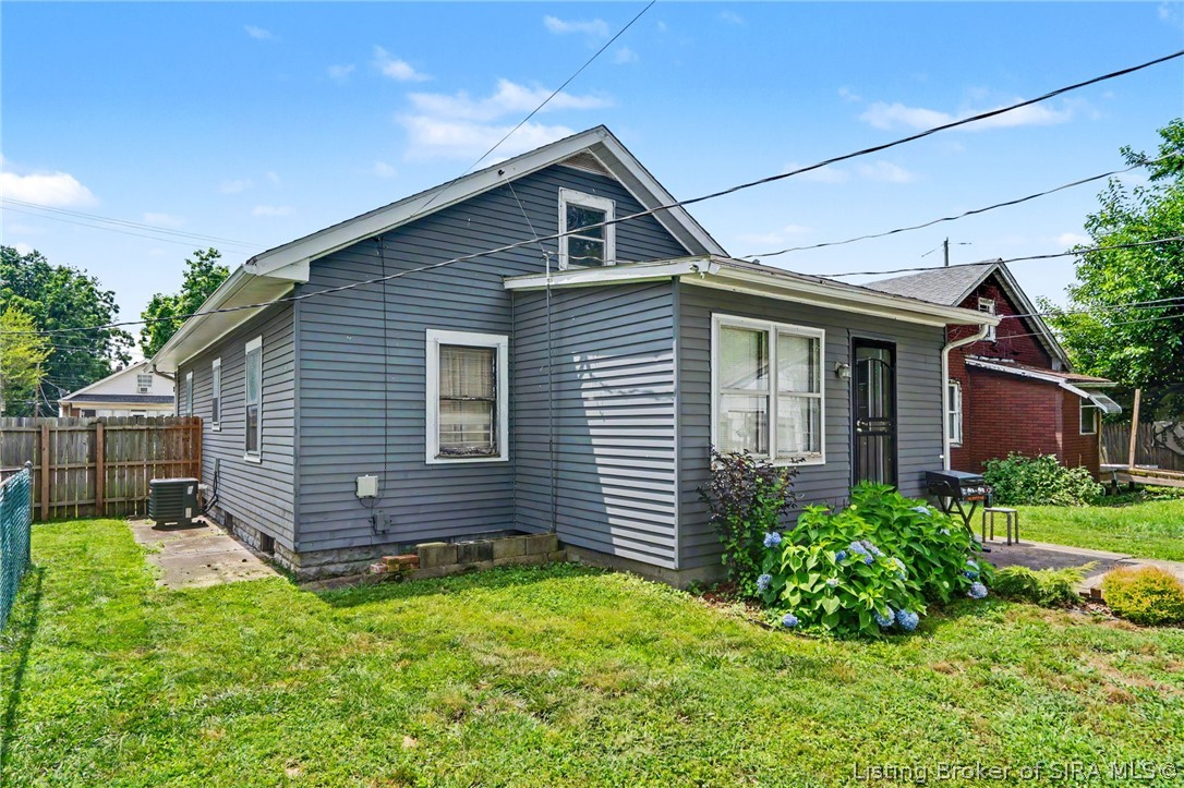 1105 E 10th Street Property Photo 25
