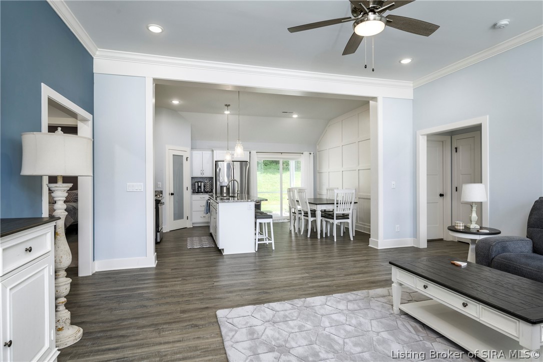 7022 Hollkamp Way Property Photo 8