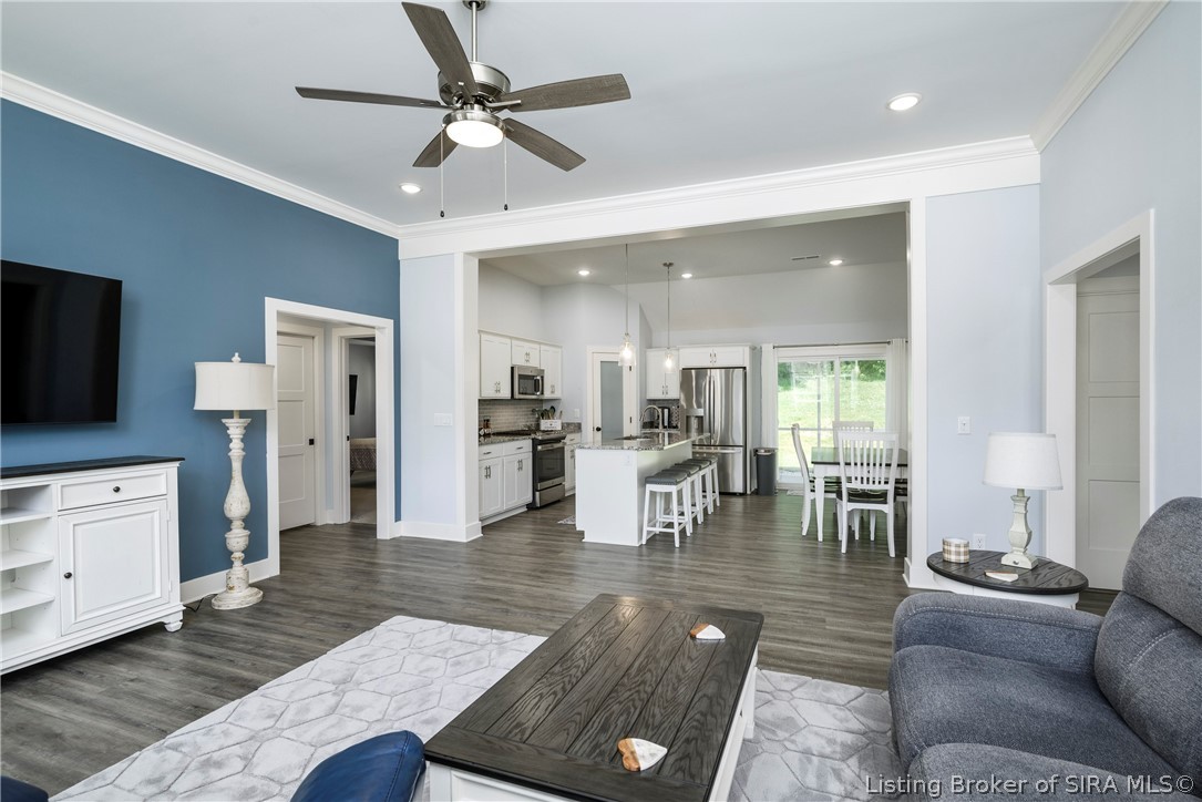 7022 Hollkamp Way Property Photo 10