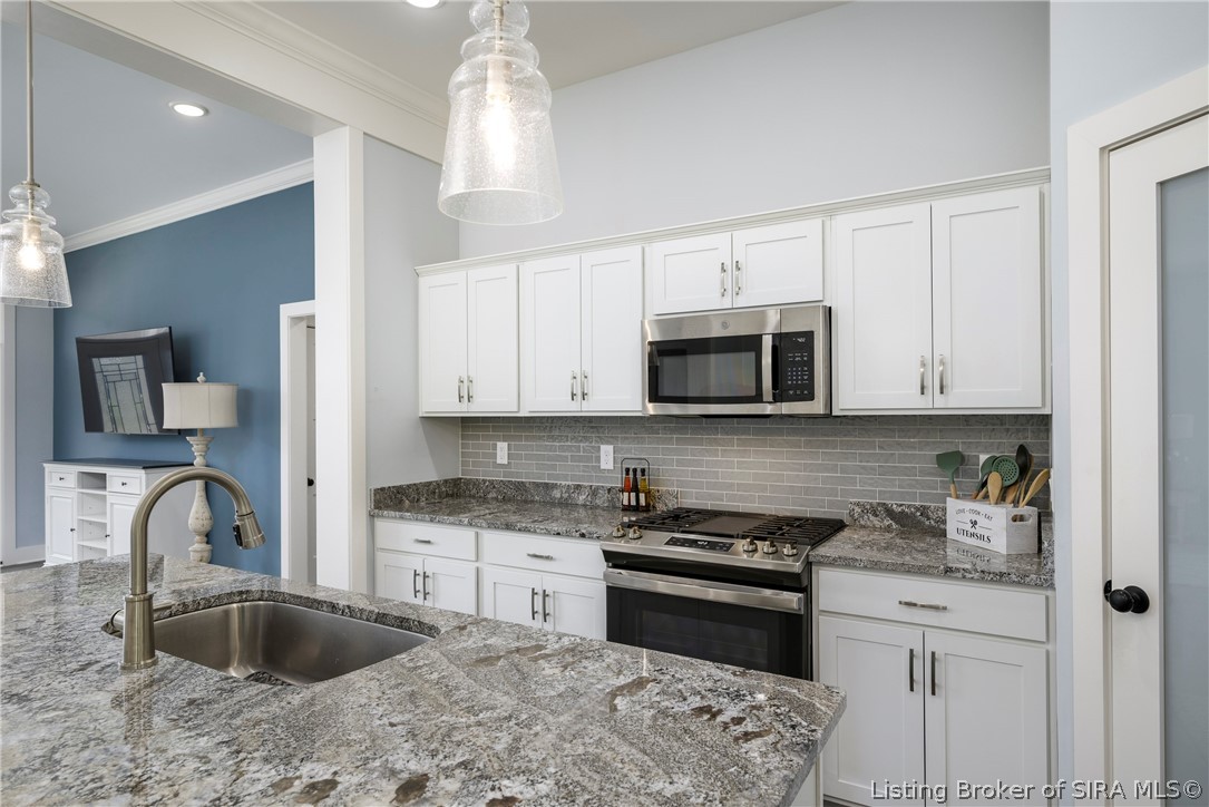 7022 Hollkamp Way Property Photo 15