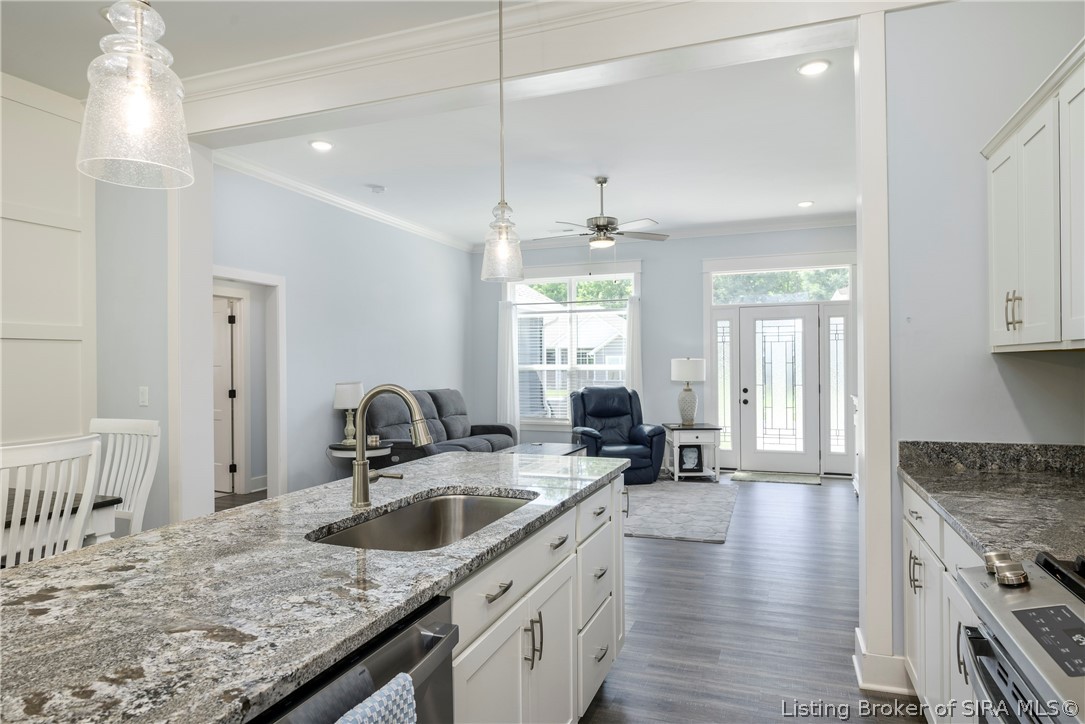 7022 Hollkamp Way Property Photo 16