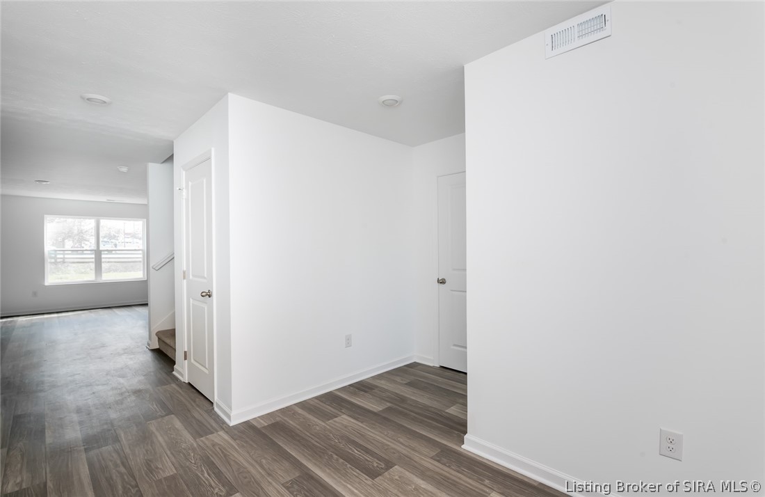 8004 Schrieber Road Property Photo 12