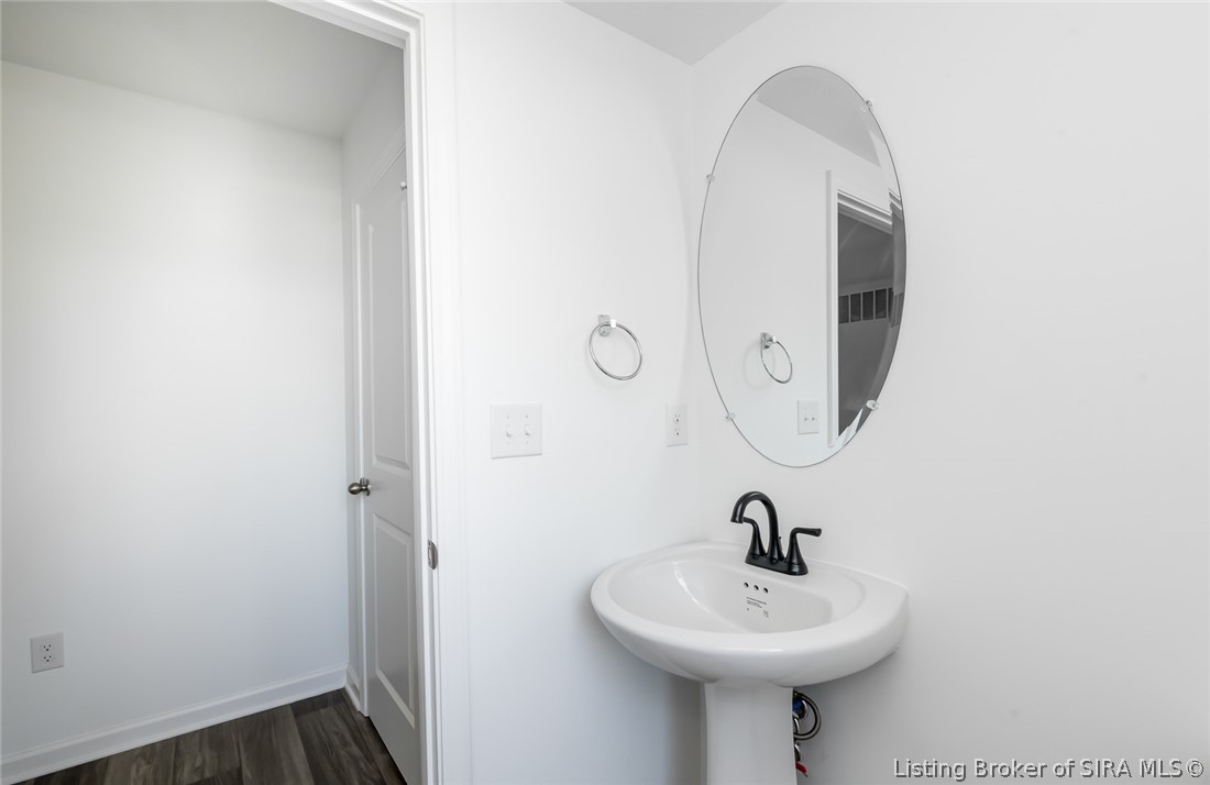 8004 Schrieber Road Property Photo 14