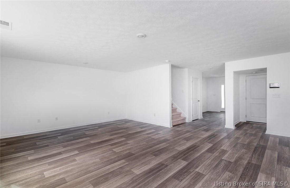 8004 Schrieber Road Property Photo 17