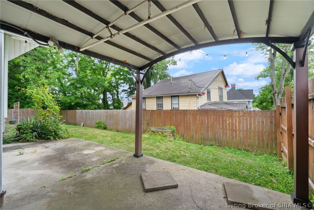 114 Nw 2nd Street Property Photo 4