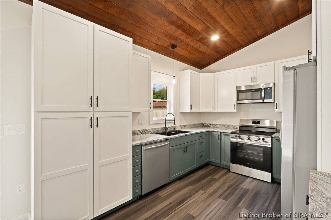 214 W 2nd Street Property Photo 8