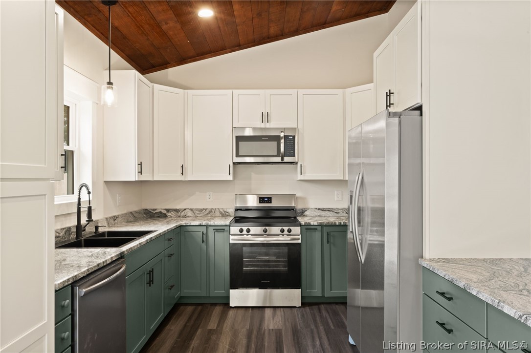 214 W 2nd Street Property Photo 14