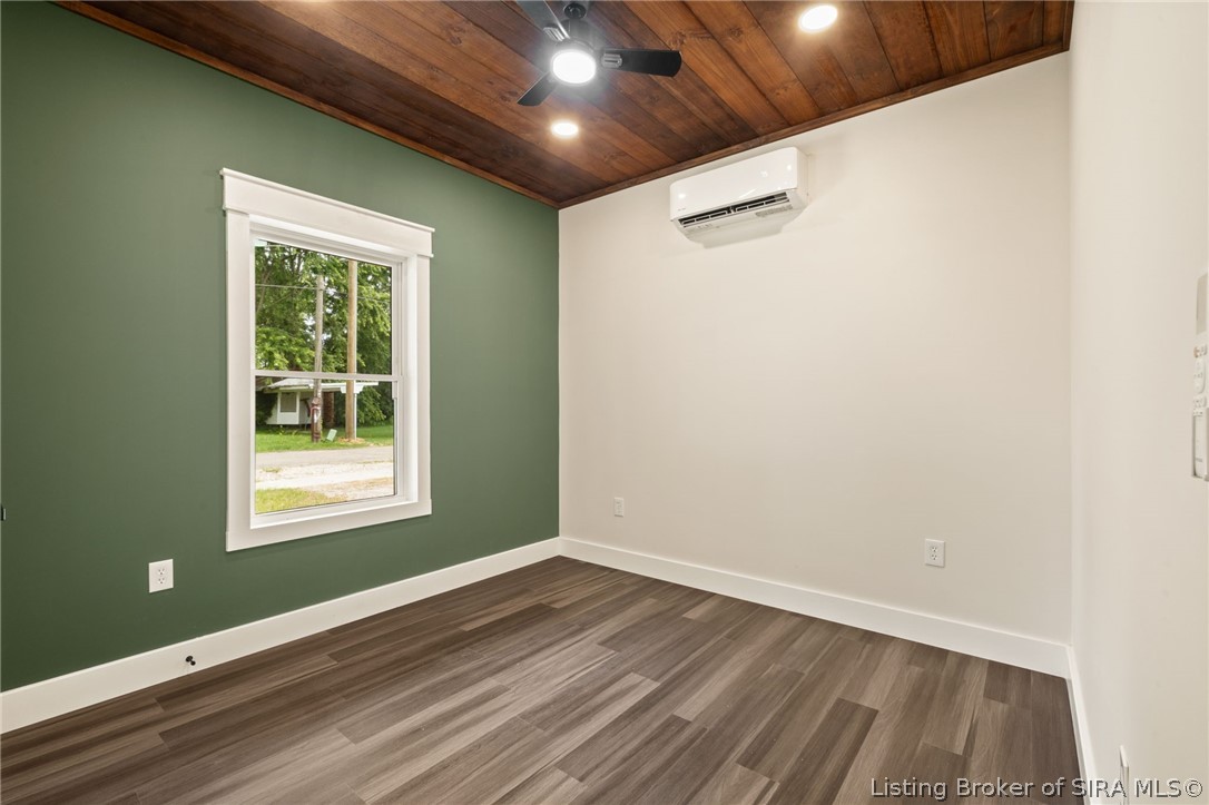 214 W 2nd Street Property Photo 18