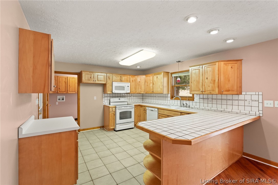 6316 W Us Hwy 150 Property Photo 12