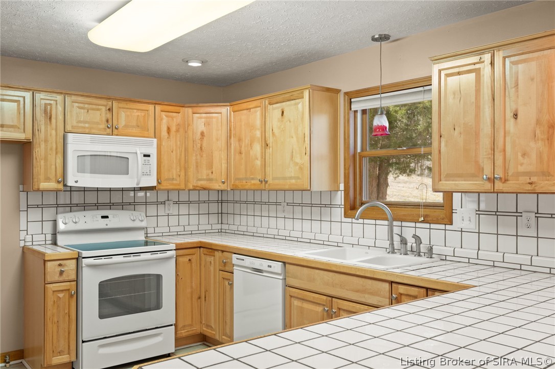 6316 W Us Hwy 150 Property Photo 13
