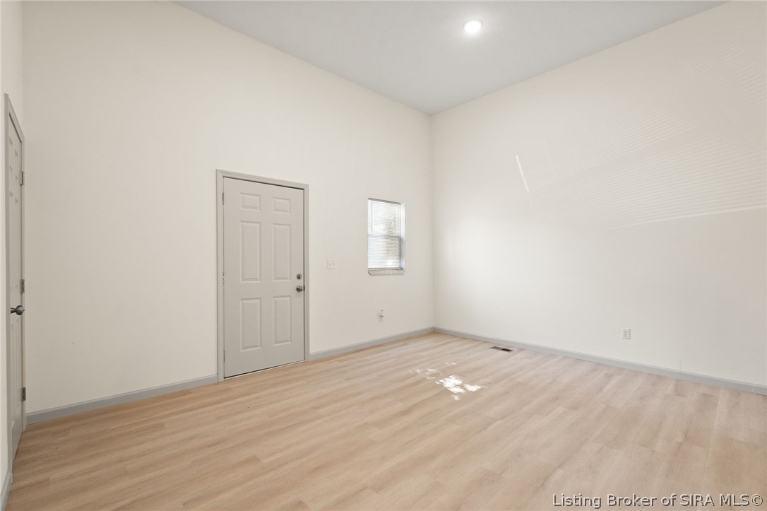 602 E 8th Street Property Photo 5