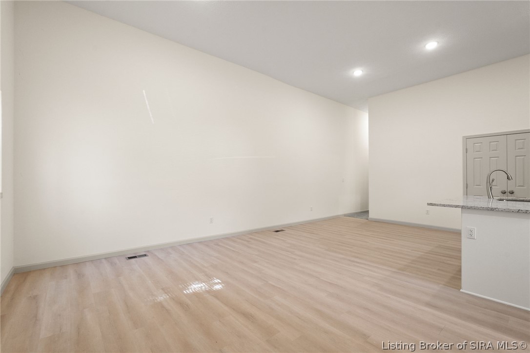 602 E 8th Street Property Photo 7