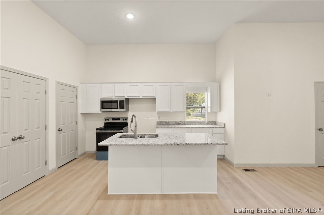 602 E 8th Street Property Photo 13