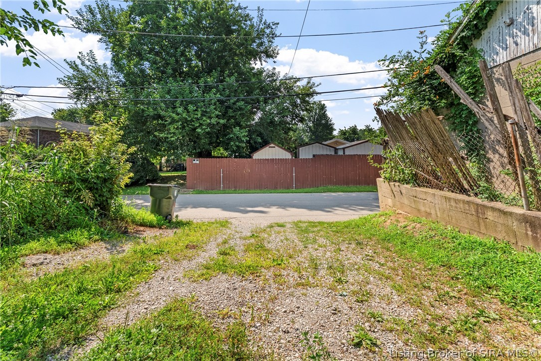 1804 E Spring Street Property Photo 38