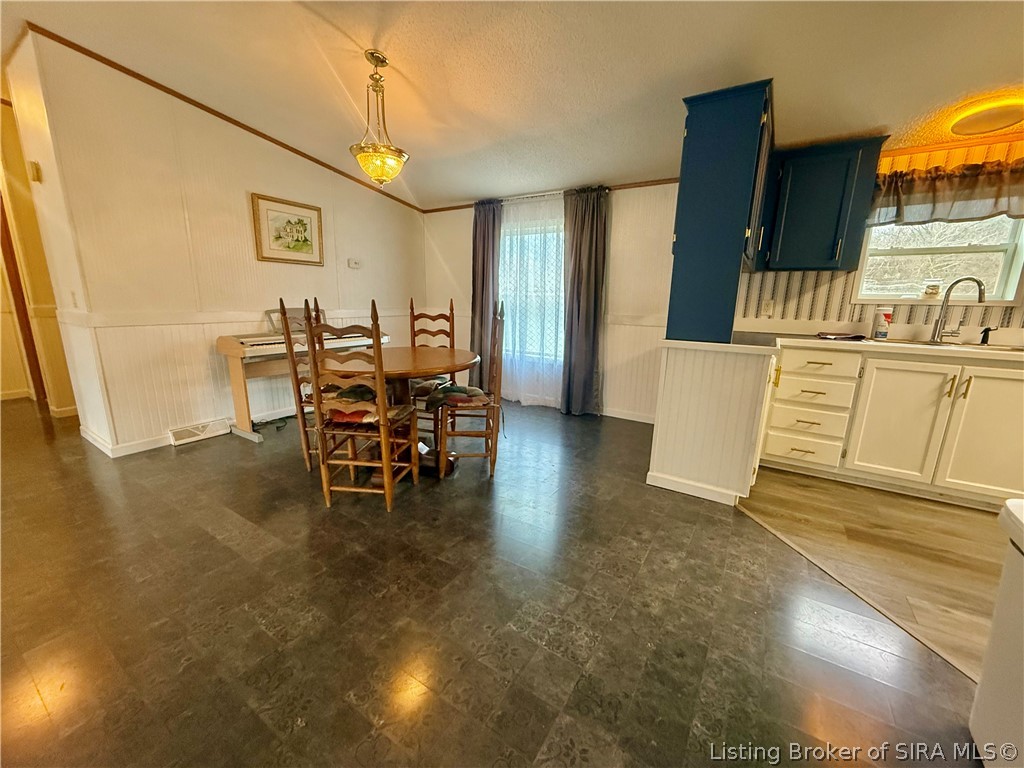 738 S Triangle Road Property Photo 7