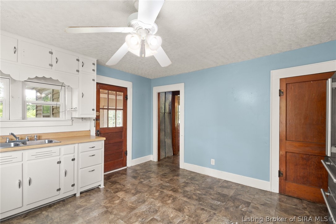 4533 State Rd 64 Property Photo 9