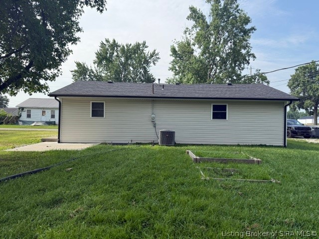 220 E Madison Street Property Photo 4
