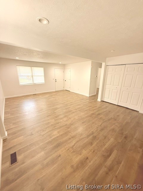 220 E Madison Street Property Photo 7
