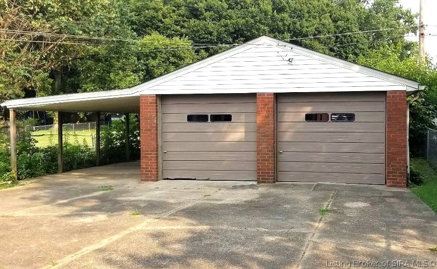 1840 E Park Place Property Photo 2
