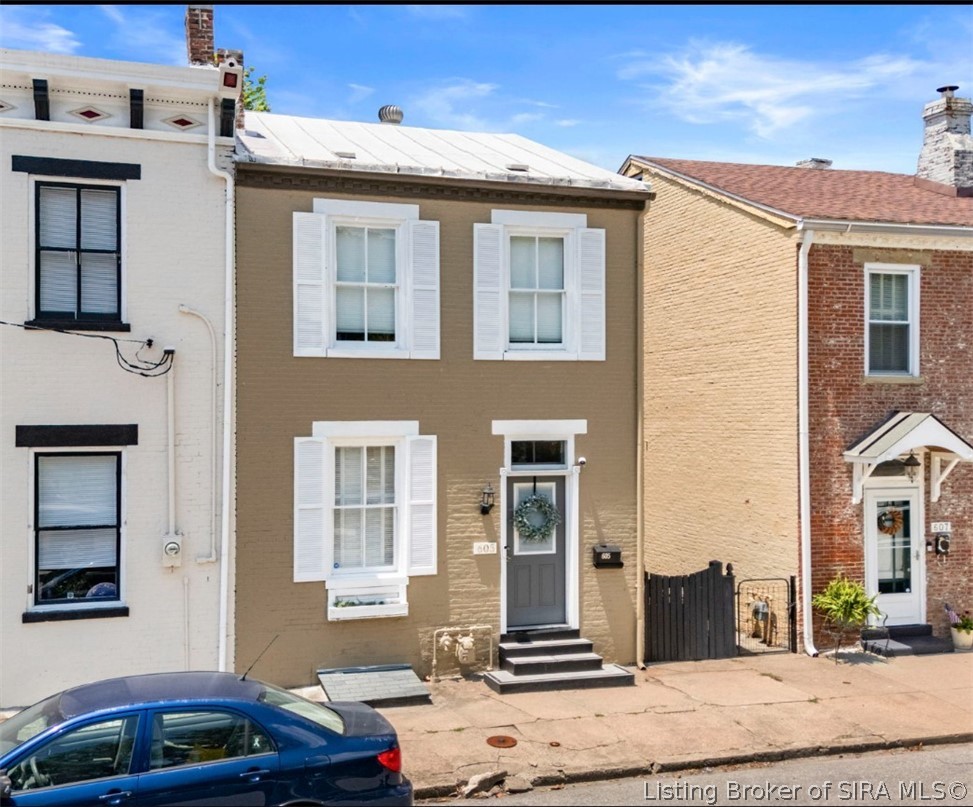 605 Walnut Street Property Photo 1
