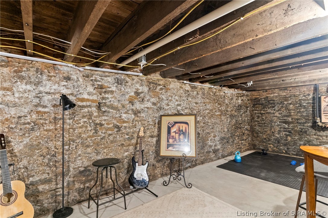 605 Walnut Street Property Photo 3