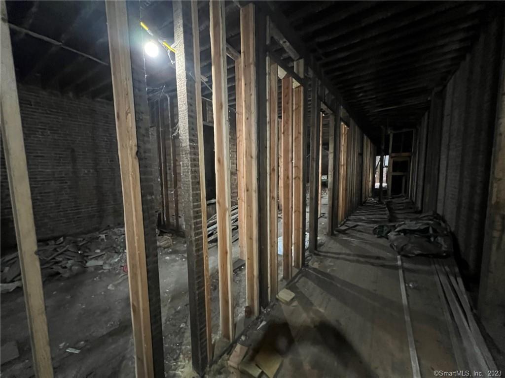 27 Bank Street Property Photo 7