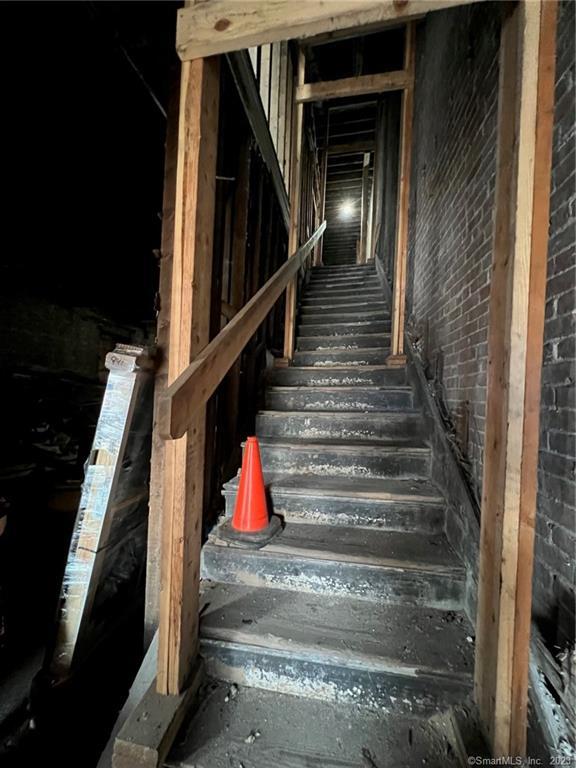 27 Bank Street Property Photo 2