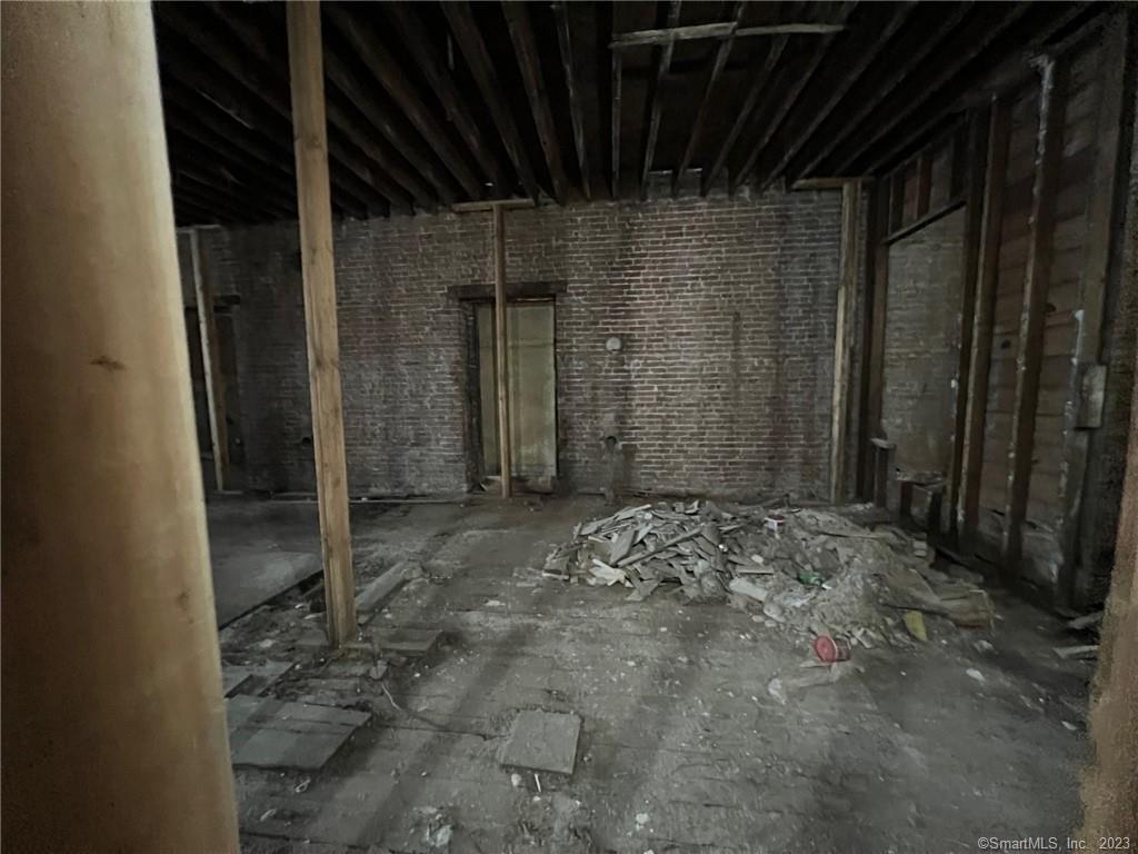 27 Bank Street Property Photo 6