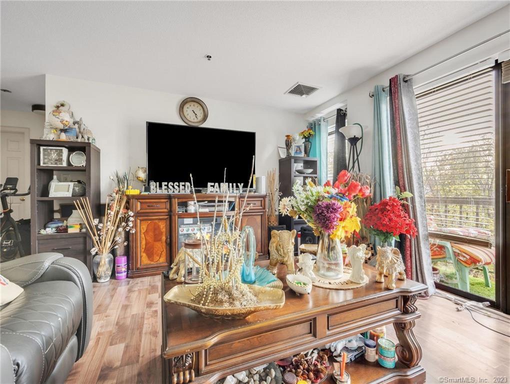 213 Franklin 405 Avenue Property Photo 10