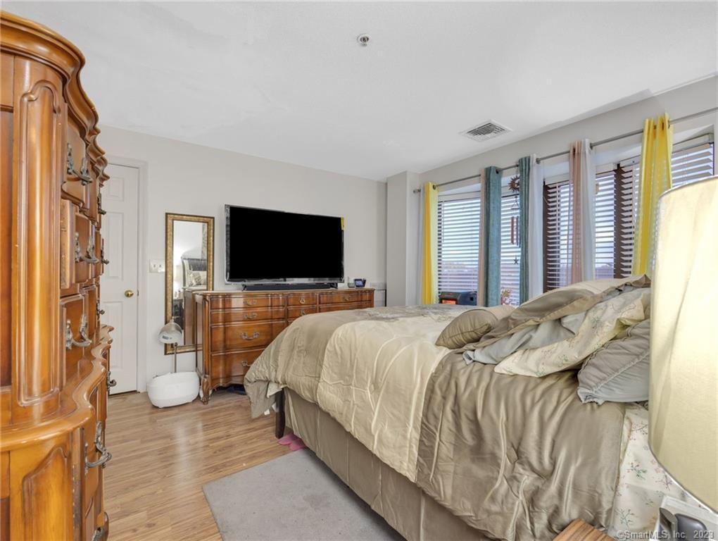 213 Franklin 405 Avenue Property Photo 25