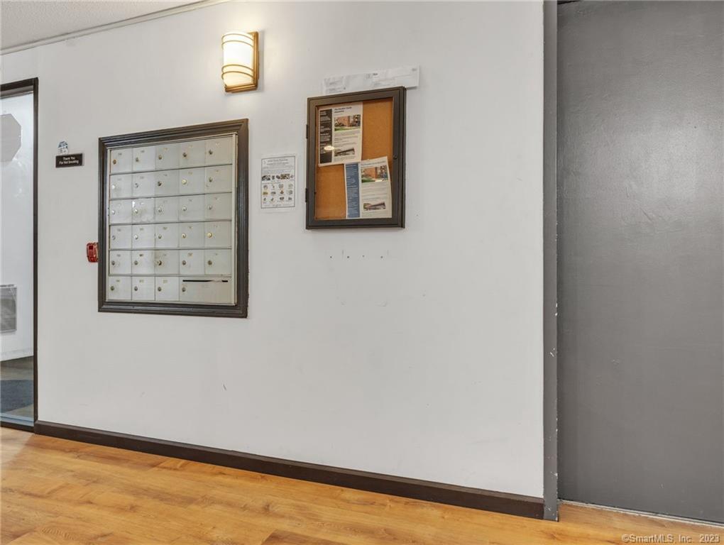 213 Franklin 405 Avenue Property Photo 32