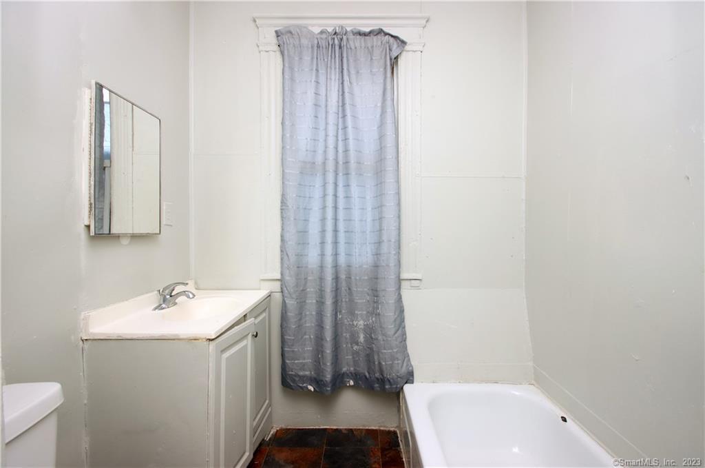 578 Winchester Avenue Property Photo 13
