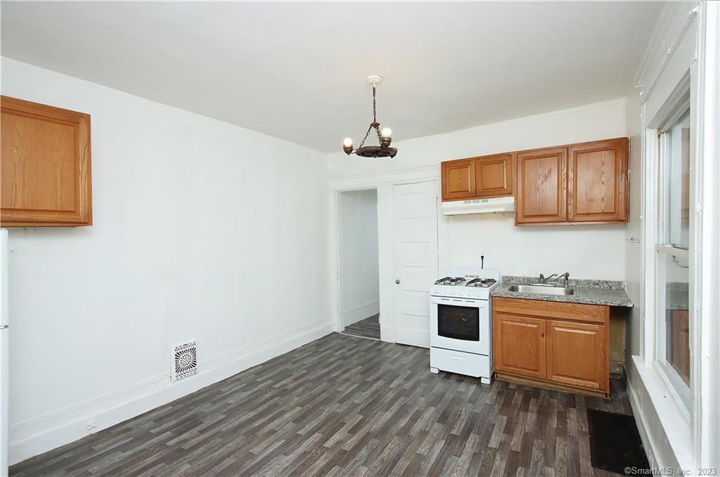 578 Winchester Avenue Property Photo 14