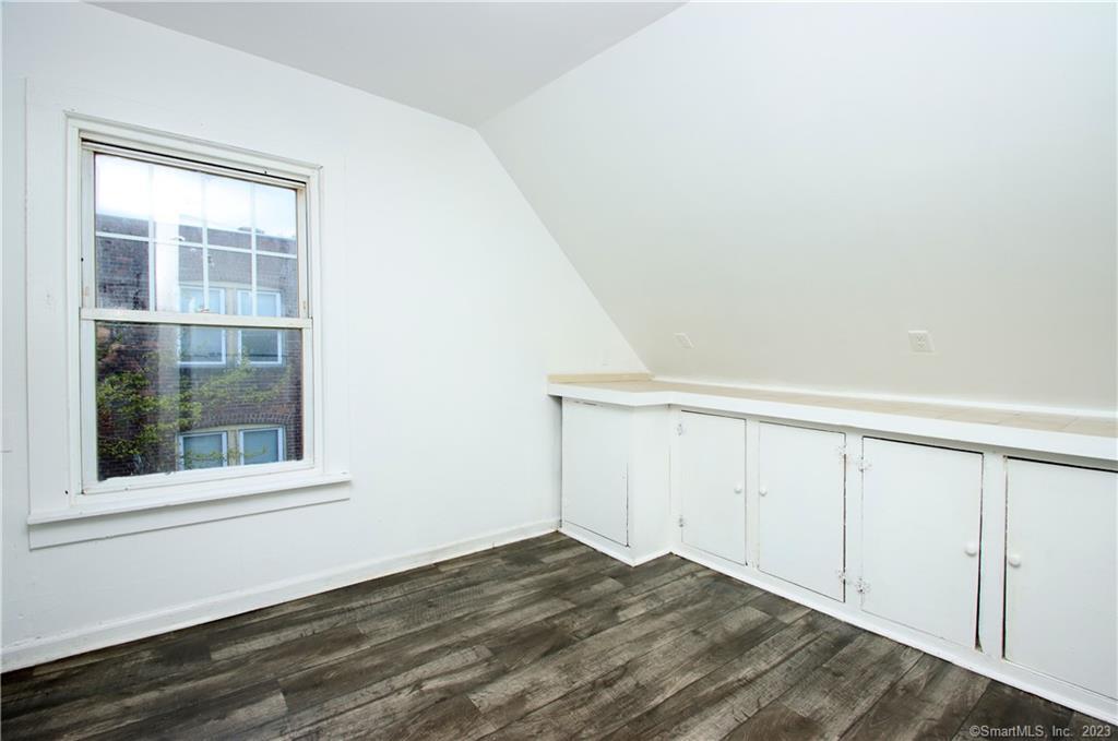 578 Winchester Avenue Property Photo 29
