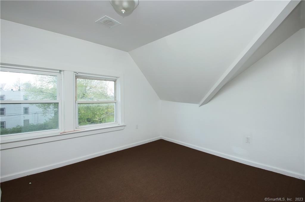 578 Winchester Avenue Property Photo 33